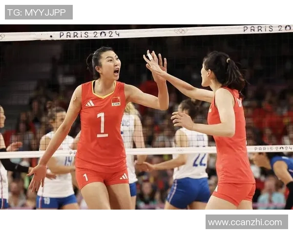 中国女排迎战塞尔维亚队全力争胜展现团队精神与竞技风采